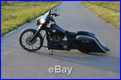 Harley-Davidson FLHXS Street Glide Special Bagger Umbau 26 Rake Body Stretched
